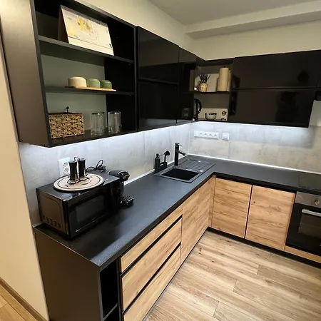 Apartman R&l švermová - 2 Min Esc, Balcony Besztercebánya