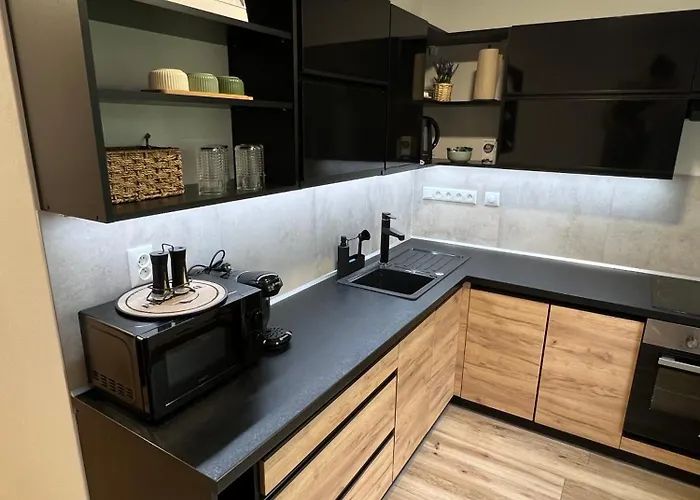 Apartman R&l švermová - 2 Min Esc, Balcony Besztercebánya